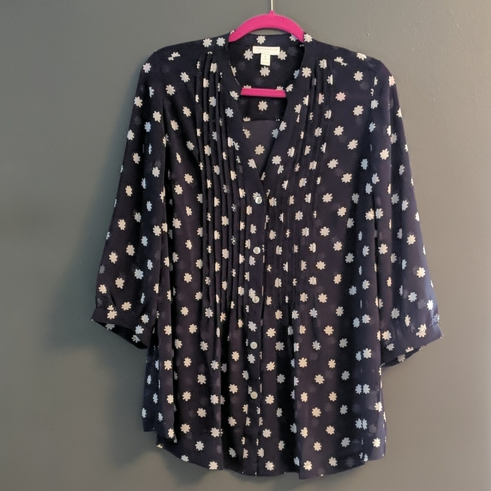 Light & Flowy Floral Button down 💮🌸
